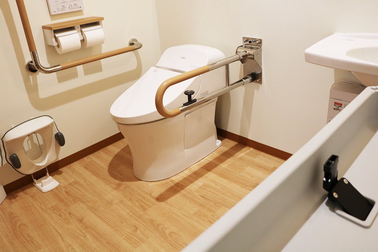 お手洗い・おむつ交換台